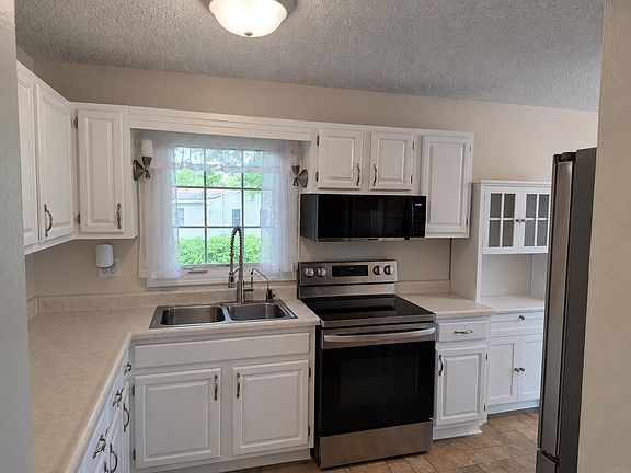 5th image of 562 Jones Rd