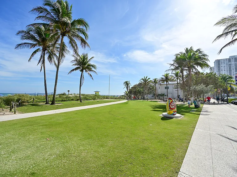 531 N Ocean Blvd #1210 — Photo 43
