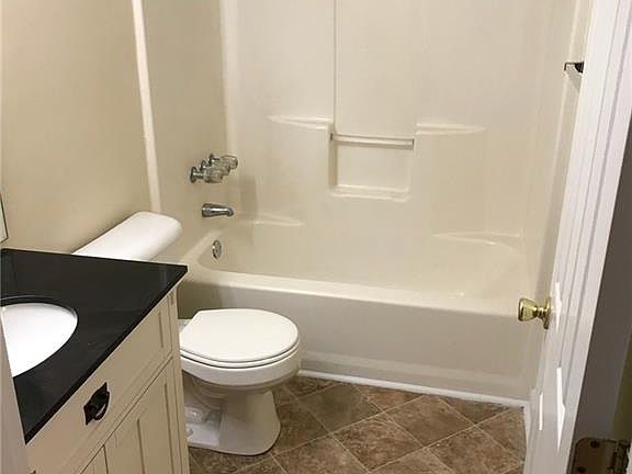 5th image of 545 Twin Brook Way