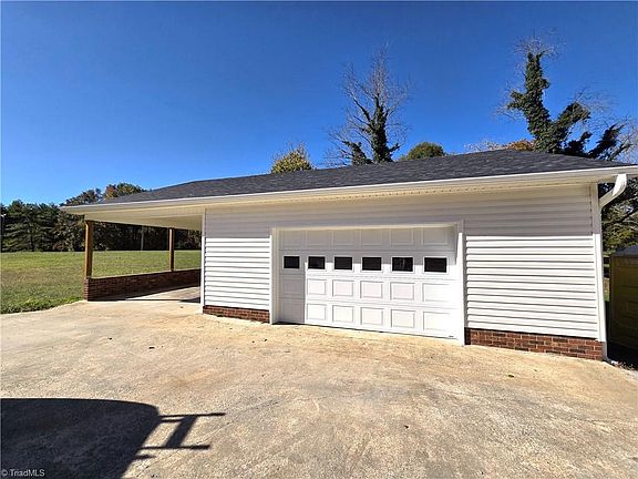5th image of 1308 W State Highway 65