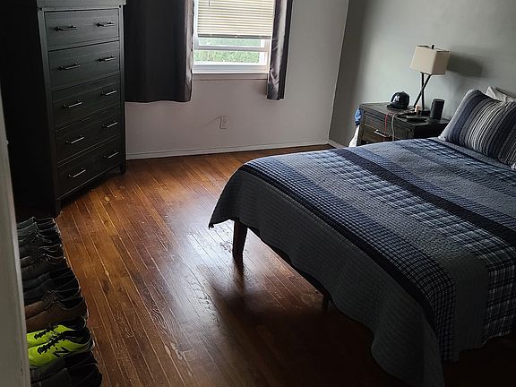 3rd image of 27 Exeter Rd #2