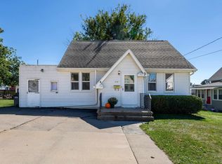 636 N Burden St, Dubuque, IA 52001