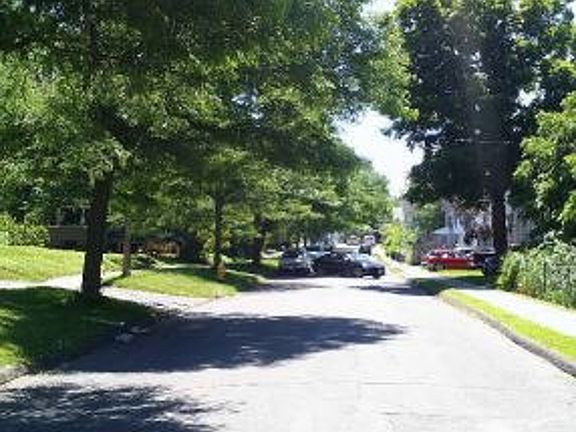 Exterior Neighborhood (street photo)