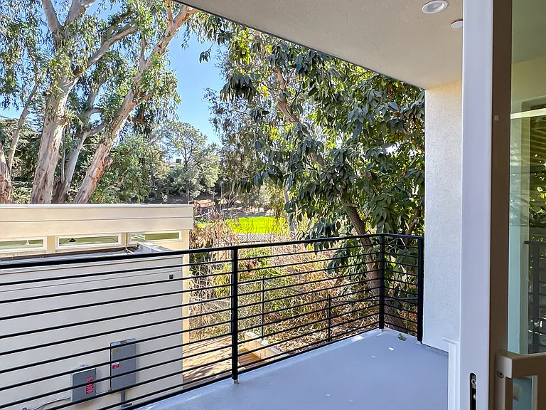 946 Lucile Ave — Photo 12
