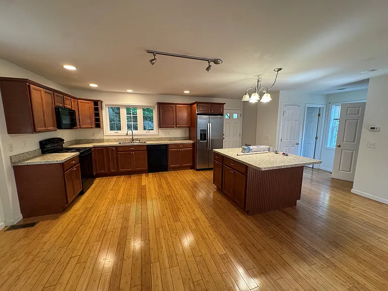 2 Reynolds Rd — Photo 4