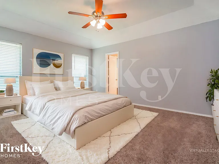 5304 Tamarack Ct — Photo 11