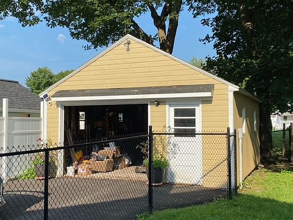 3rd image of 1106 Avenue A