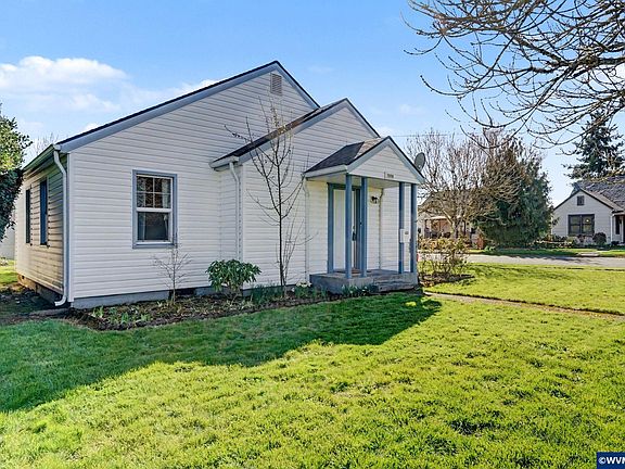 3rd image of 1098 13th Ave SW