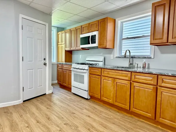 19 Baldwin Avenue image 1 of 12