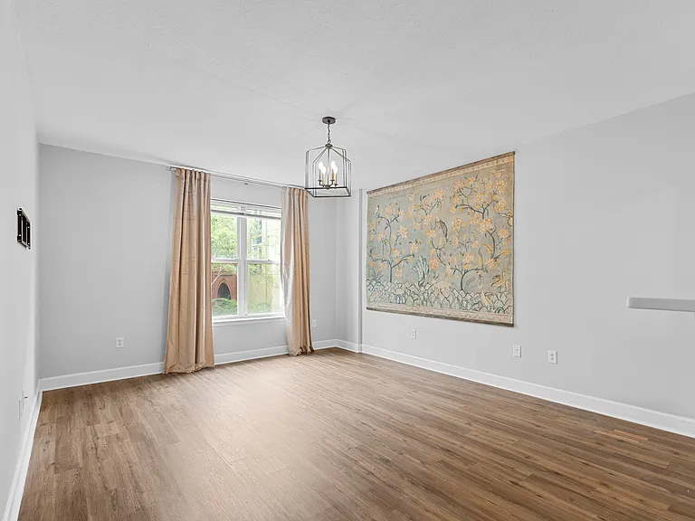1315 East Blvd #322 — Photo 4