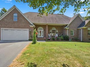 1002 Fleer Ave, Thomasville, NC 27360