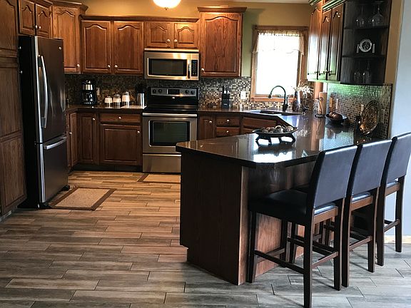 Kitchen w/ Granite Counters