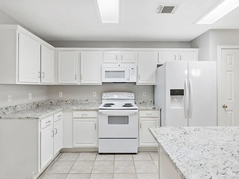 230 Blushwood Pl — Photo 10