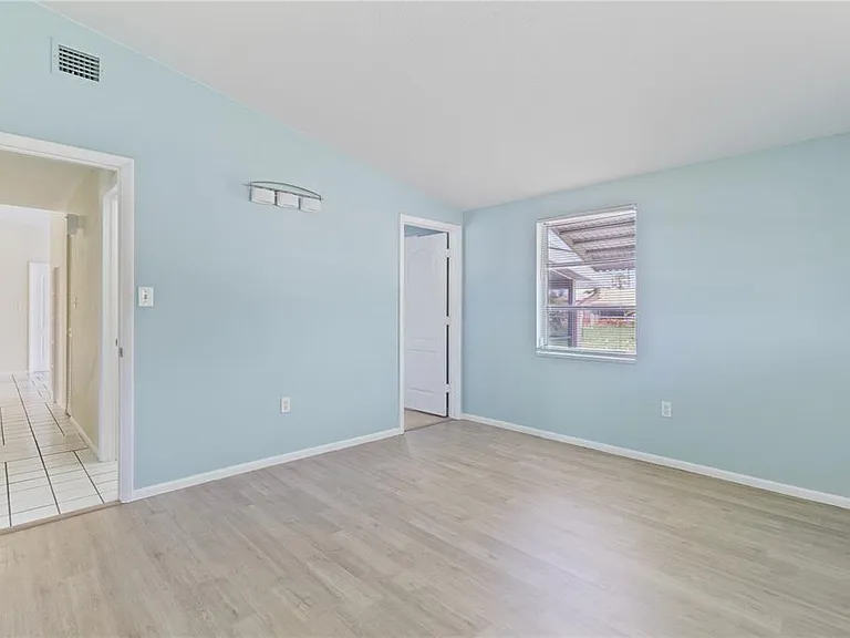 22312 Lasalle Rd — Photo 20