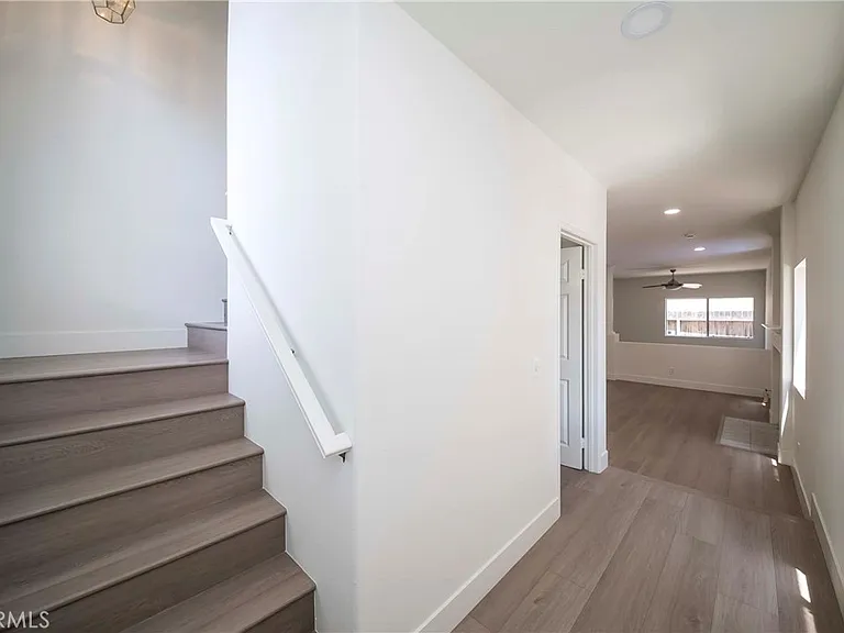 1361 Abraham Ter — Photo 14