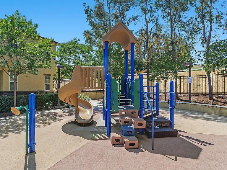 8011 City View Pl — Photo 35