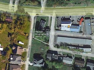 708 Cross Lanes Dr, Nitro, WV 25143