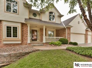 16712 Y St, Omaha, NE 68135