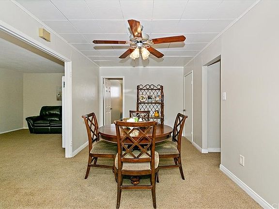 5th image of 611 E Graves Ave