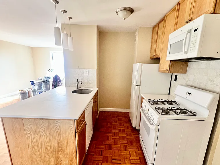 4430 Douglaston Pkwy #6A — Photo 10