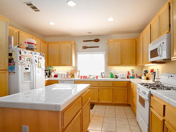3rd image of 15346 Baxter St