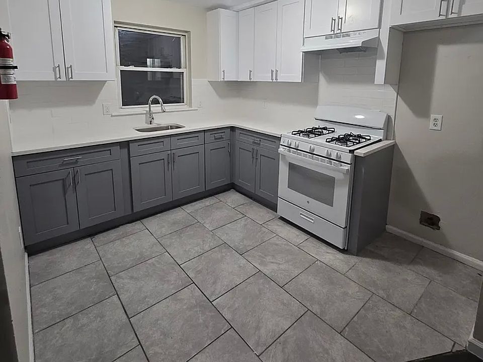 1st image of 741 S 15th St Floor 1