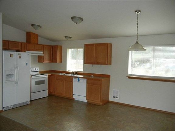 2nd image of 8514 Pepperidge Ln SE