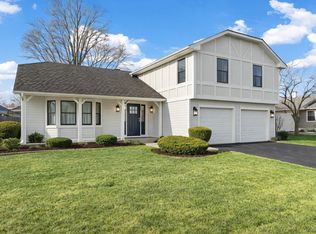 3790 Whispering Trails Dr, Hoffman Estates, IL 60192