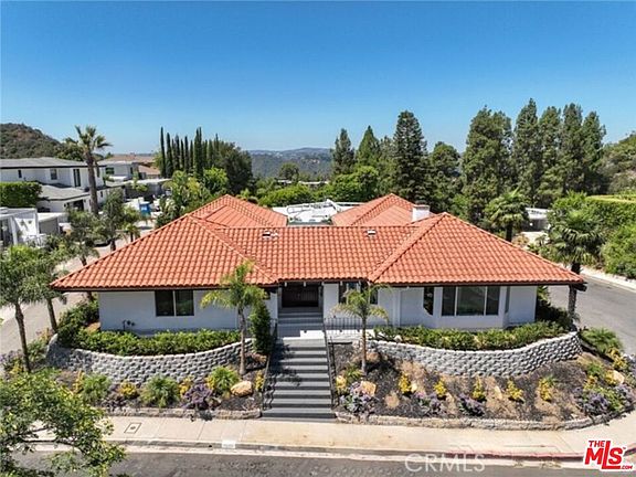 2nd image of 2199 Summitridge Dr
