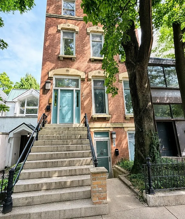 534 W Dickens Ave #2