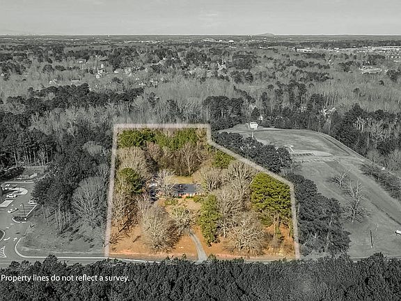 5th image of 2226 Jonesboro Rd