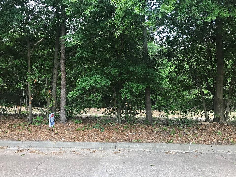 2nd image of 2026 Lakeside Dr