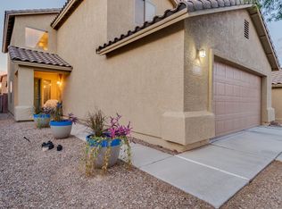 688 W Amber Sun Dr, Green Valley, AZ 85614