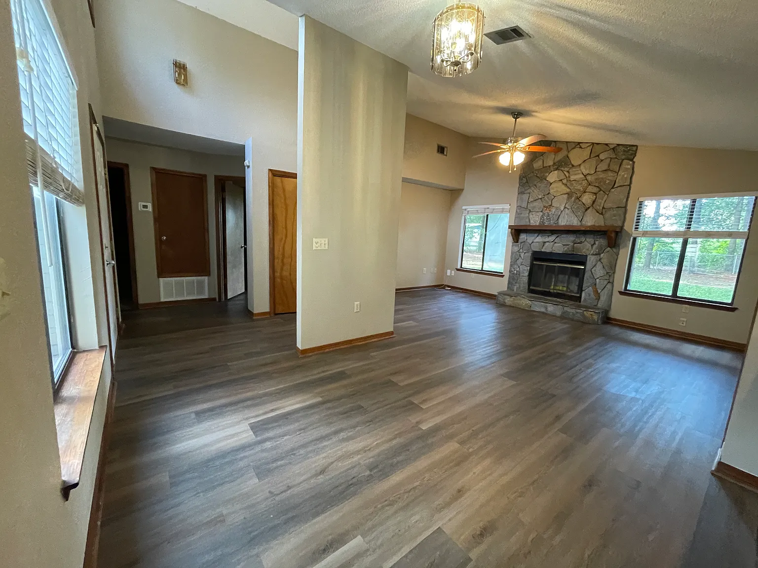 3 bed, 1288 sqft, $1,250 — Photo 3