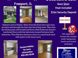 1336 S Carroll Ave, Freeport, IL 61032