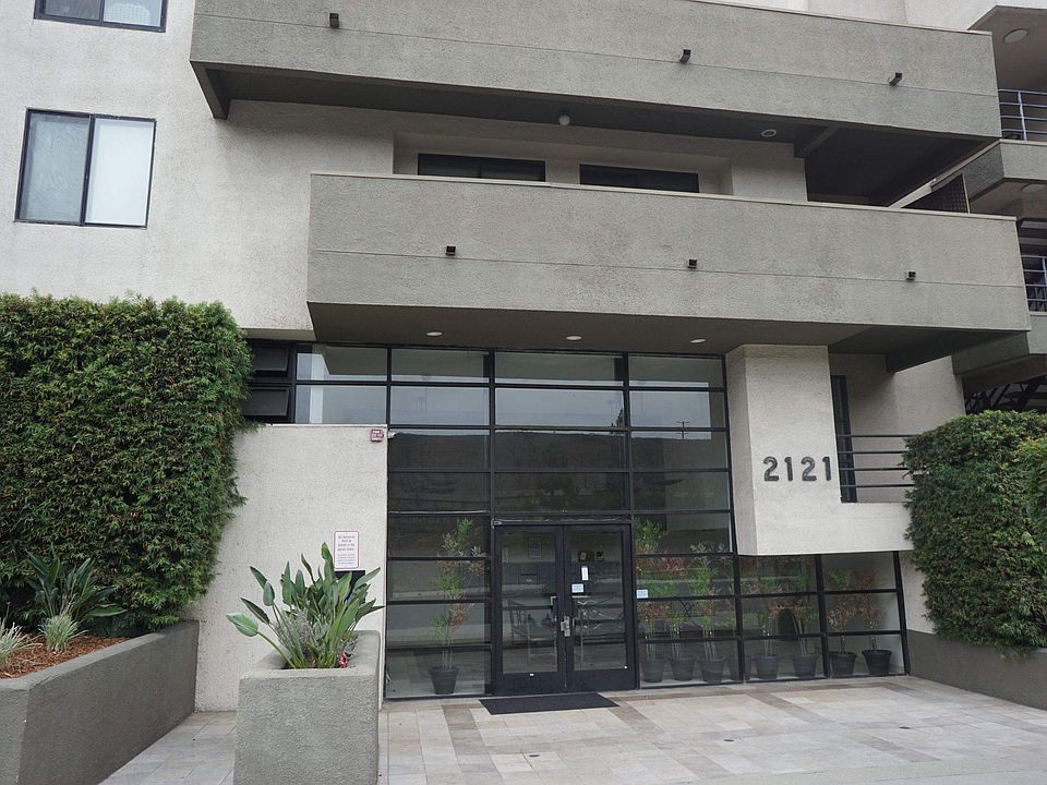 1st image of 2121 Beloit Ave APT 206
