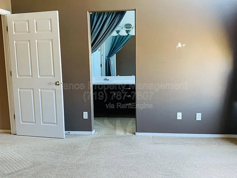 212 Oxbow Dr — Photo 19
