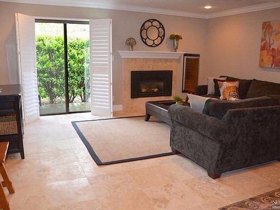 2nd image of 216 Vista Ct
