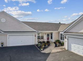 14041 Moraine Hills Dr, Huntley, IL 60142