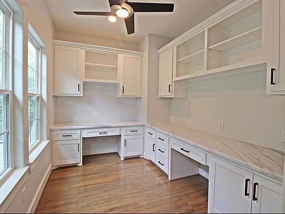 5th image of 2736 Cortlandt St #B