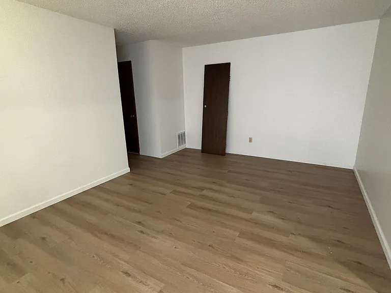 912 Missouri St — Photo 4