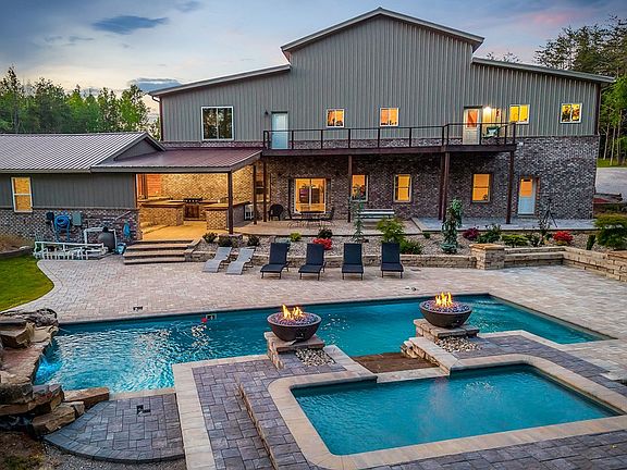 12th image of this home