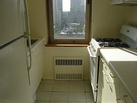Rented by Living Quest Real Estate Inc. | media 25