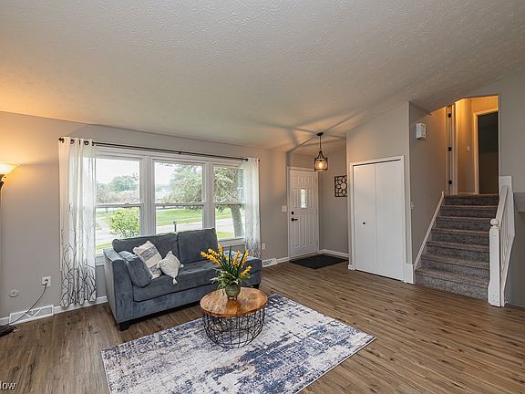 3rd image of 970 Sugarmaple Ln
