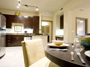 2100 Yale St, Houston, TX 77008