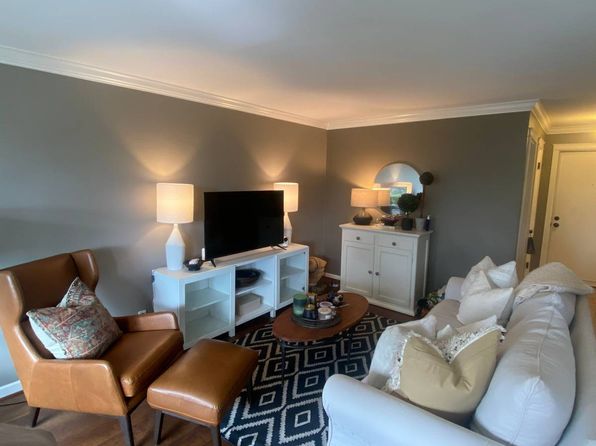 530 W Olympic Pl APT 105