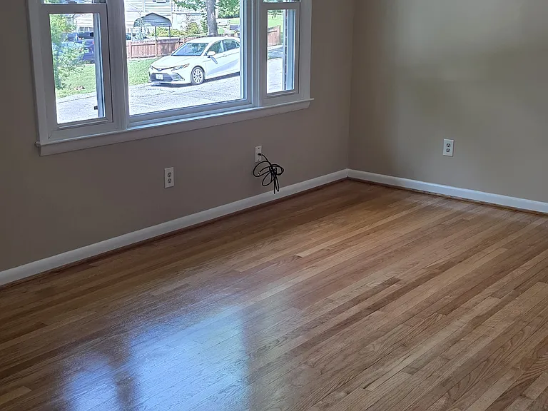 1405 Woodside Ave — Photo 6