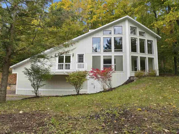 2109 Manitoba Trl, Alanson, MI 49706