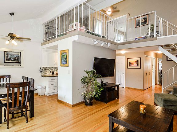 2nd image of 1415 Camino Peral