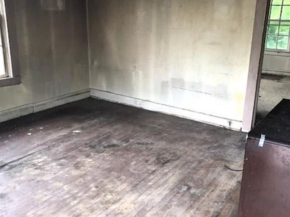 5th image of 3601 Dearborn Dr
